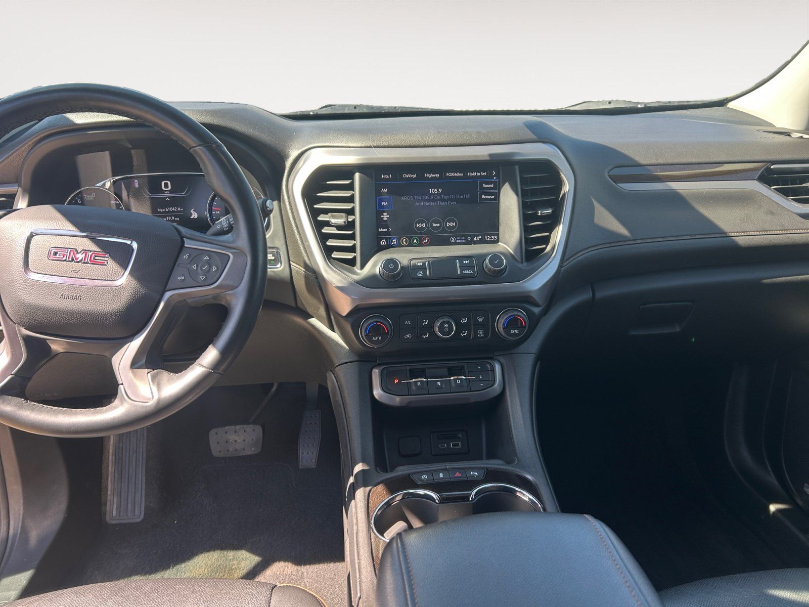 Used 2023 GMC Acadia AT4 w/ Technology Package AWD/4WD image 11