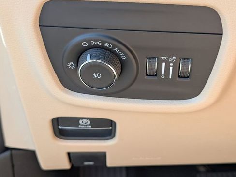 New 2026 Jeep Grand Cherokee Limited RWD image 15