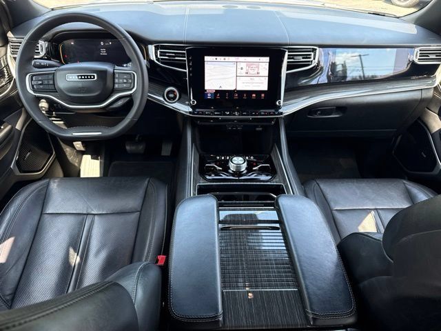 Used 2022 Jeep Wagoneer Series III w/ Premium Group I AWD/4WD image 5