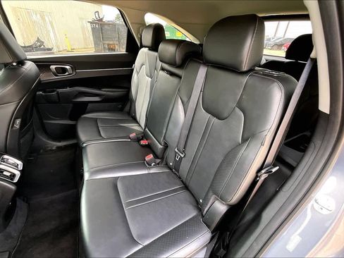 Certified 2024 Kia Sorento S image 19