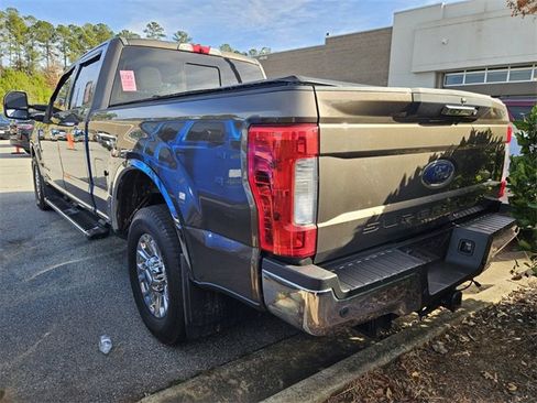 Used 2017 Ford F250 Lariat w/ Chrome Package image 4
