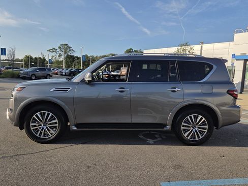 Used 2024 Nissan Armada SL w/ Captain's Chairs Package AWD/4WD image 2