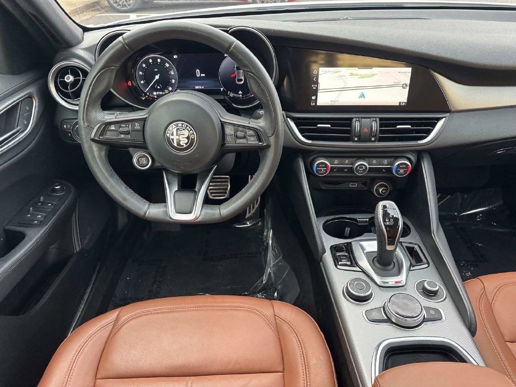 Used 2024 Alfa Romeo Giulia Ti AWD/4WD image 19