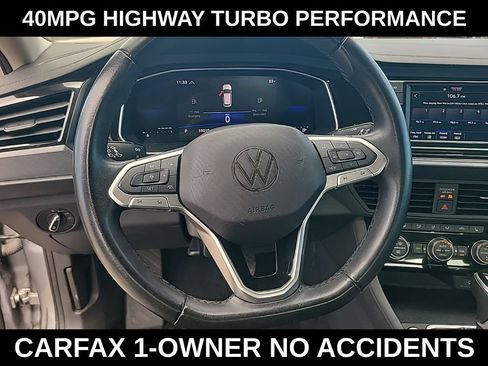 Used 2024 Volkswagen Jetta SE FWD image 11