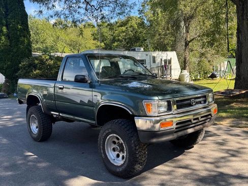 Used 1992 Toyota Pickup Deluxe image 1