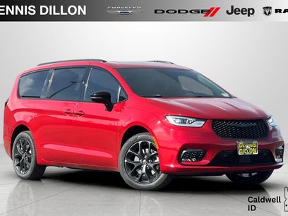 New 2026 Chrysler Pacifica Limited