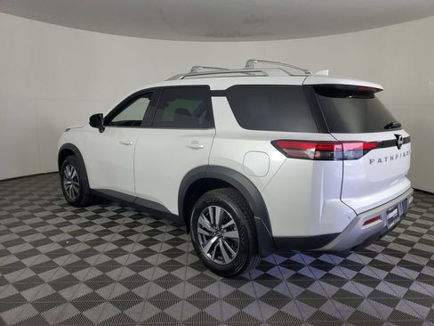 New 2025 Nissan Pathfinder SL image 6