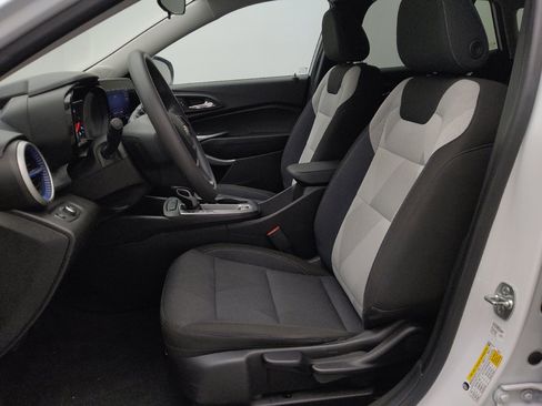 Used 2025 Chevrolet Trax LS FWD image 17