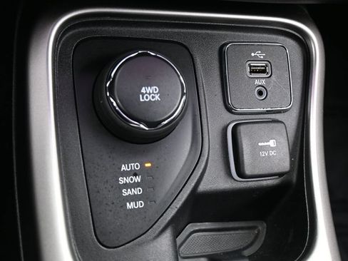 Used 2018 Jeep Compass Latitude w/ Popular Equipment Group AWD/4WD image 25