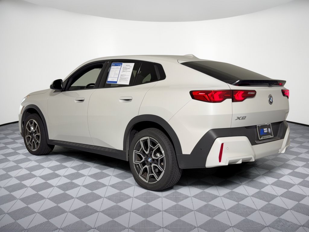 Used 2026 BMW X2 xDrive28i AWD/4WD image 3