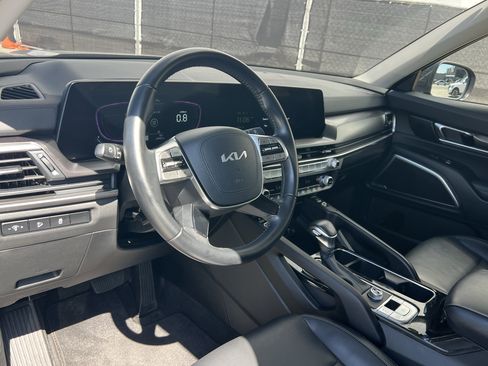 Used 2024 Kia Telluride S image 17