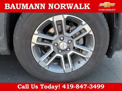 Used 2025 GMC Terrain Elevation AWD/4WD image 9