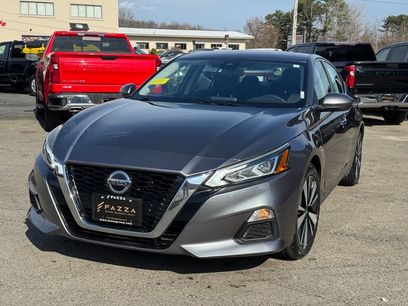 Used 2022 Nissan Altima 2.5 SV w/ SV Premium Package