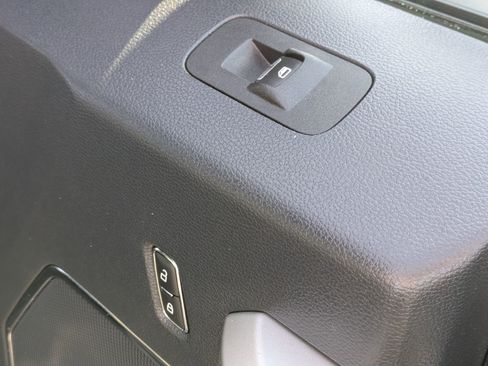 Used 2022 Ford F250 Lariat w/ Lariat Value Package image 31