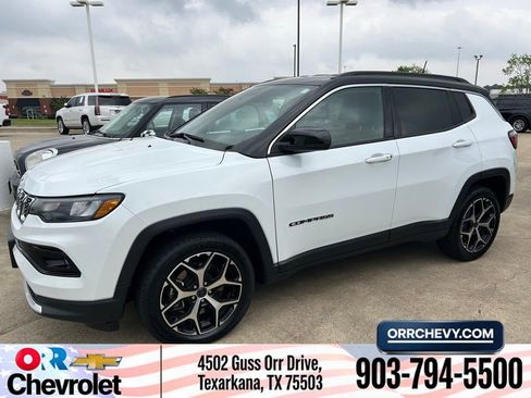 Used 2025 Jeep Compass Limited AWD/4WD image 1