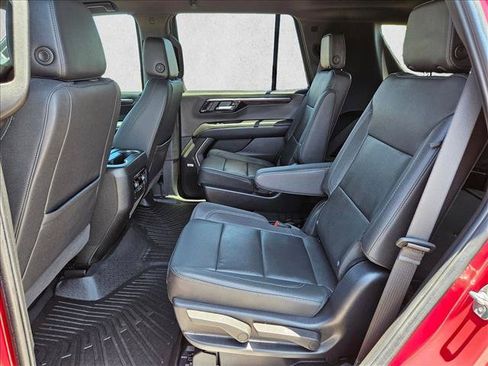 Used 2025 Chevrolet Tahoe Z71 w/ Comfort Package AWD/4WD image 22