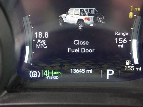 Used 2025 Jeep Wrangler Unlimited Sahara w/ Safety Group image 35