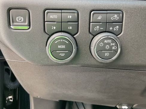 Used 2025 Chevrolet Silverado 1500 RST image 36