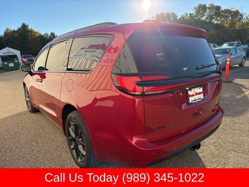 New 2026 Chrysler Pacifica Limited w/ S Appearance Package image 7