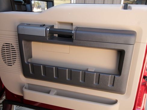 Used 2016 Ford F250 Lariat w/ Lariat Ultimate Package image 40