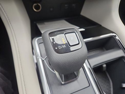 New 2025 Nissan Pathfinder SL image 19