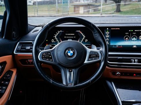 Used 2023 BMW M340i xDrive image 12