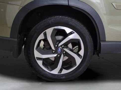 Used 2024 Subaru Forester Touring AWD/4WD image 25