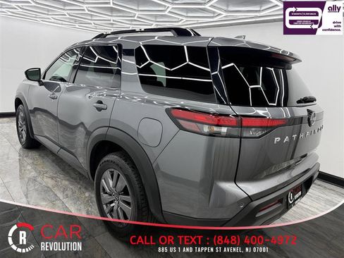 Used 2025 Nissan Pathfinder SV AWD/4WD image 4