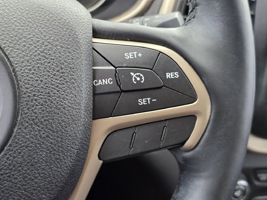 Used 2014 Jeep Cherokee Limited FWD image 29