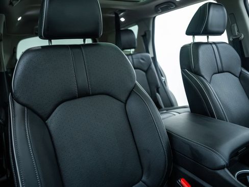Used 2025 Honda Pilot Elite image 43