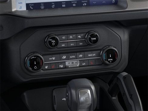 New 2025 Ford Bronco Badlands image 16