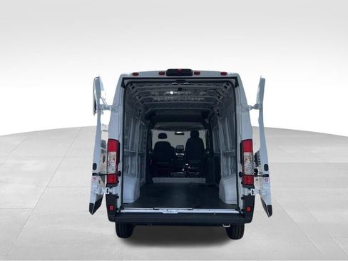 New 2026 RAM ProMaster 2500 w/ Premium Convenience Group FWD image 32