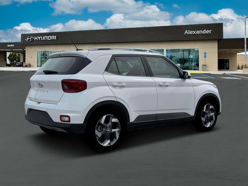 New 2026 Hyundai Venue SEL image 8