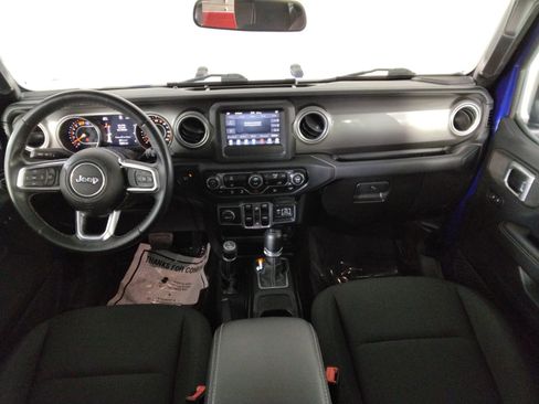 Used 2018 Jeep Wrangler Unlimited Sahara image 35