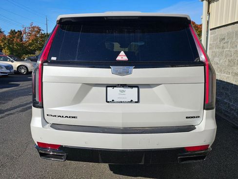 Certified 2023 Cadillac Escalade ESV Sport Platinum image 7