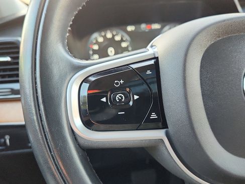 Used 2021 Volvo XC90 T6 Momentum w/ Climate Package image 17