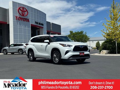 Used 2022 Toyota Highlander Platinum AWD/4WD image 1