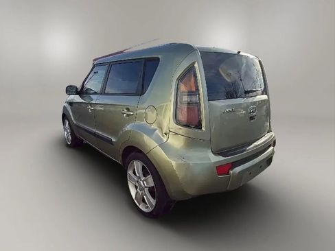 Used 2011 Kia Soul ! FWD image 3