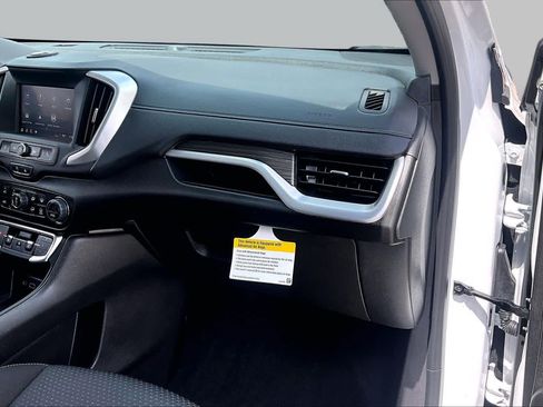 Used 2024 GMC Terrain SLE w/ Driver Convenience Package FWD image 19