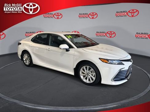 Used 2024 Toyota Camry LE w/ Convenience Package FWD image 1
