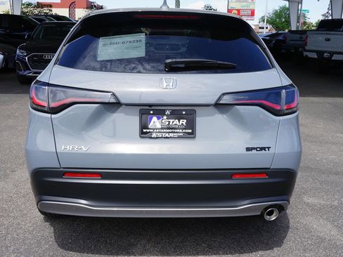 Used 2025 Honda HR-V Sport image 4