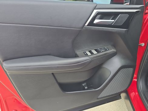 Used 2024 Mitsubishi Outlander SE FWD image 18