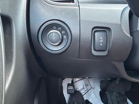 Used 2010 Ford Taurus SEL FWD image 25