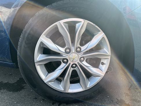 Used 2019 Chevrolet Malibu LT w/ Driver Confidence Package II image 8