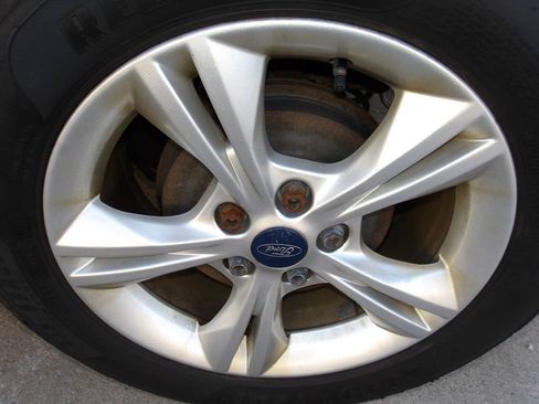 Used 2014 Ford Focus SE w/ SE Winter Package FWD image 27