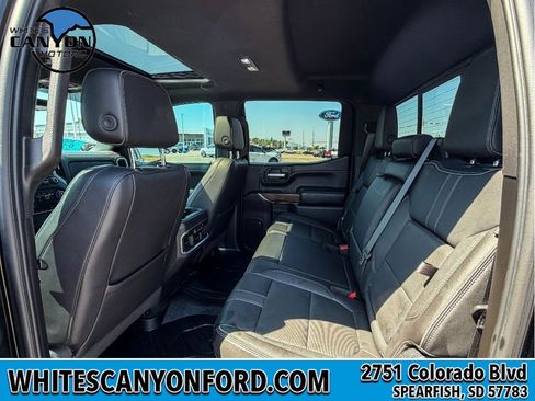 Used 2021 Chevrolet Silverado 1500 High Country w/ Technology Package AWD/4WD image 10