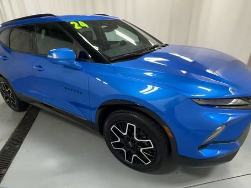 Used 2024 Chevrolet Blazer RS w/ Enhanced Convenience Package FWD image 2
