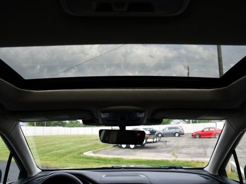 Used 2024 Subaru Outback Premium AWD/4WD image 26