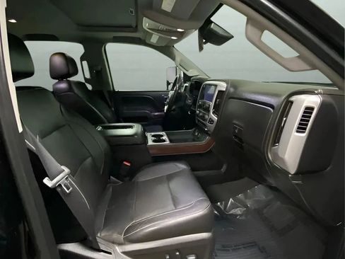 Used 2019 GMC Sierra 2500 SLT w/ Driver Alert Package AWD/4WD image 14