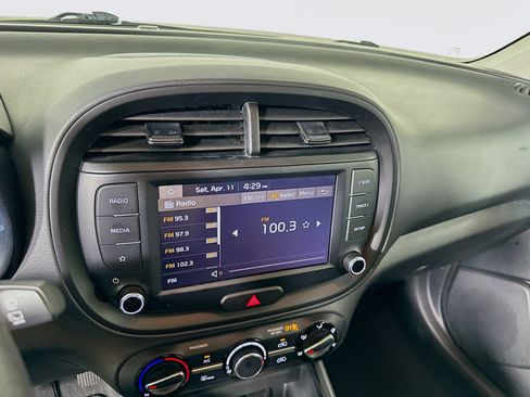 Used 2025 Kia Soul LX w/ LX Technology Package image 19